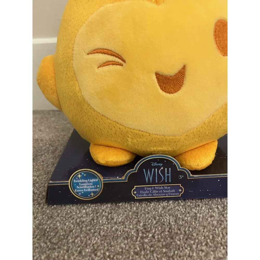 Disney Wish Hug & Wish Star 10-Inch Glowing Plush Star, Soothing Night‎ Light
